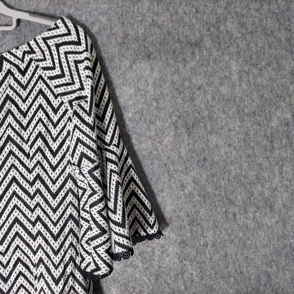 Gabby Skye Dress 8 Sheath Black Chevron Bell Sleeve Mod Retro Office Business - Picture 9 of 16